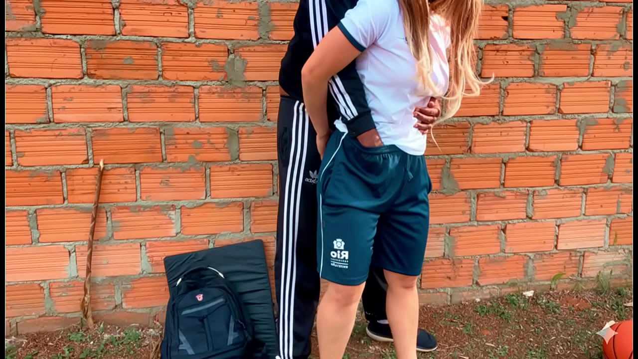 ESTUDIANTE SE LO DIO AL PROFESOR EN LA CASA ABANDONADA Y LO ATRAPARON