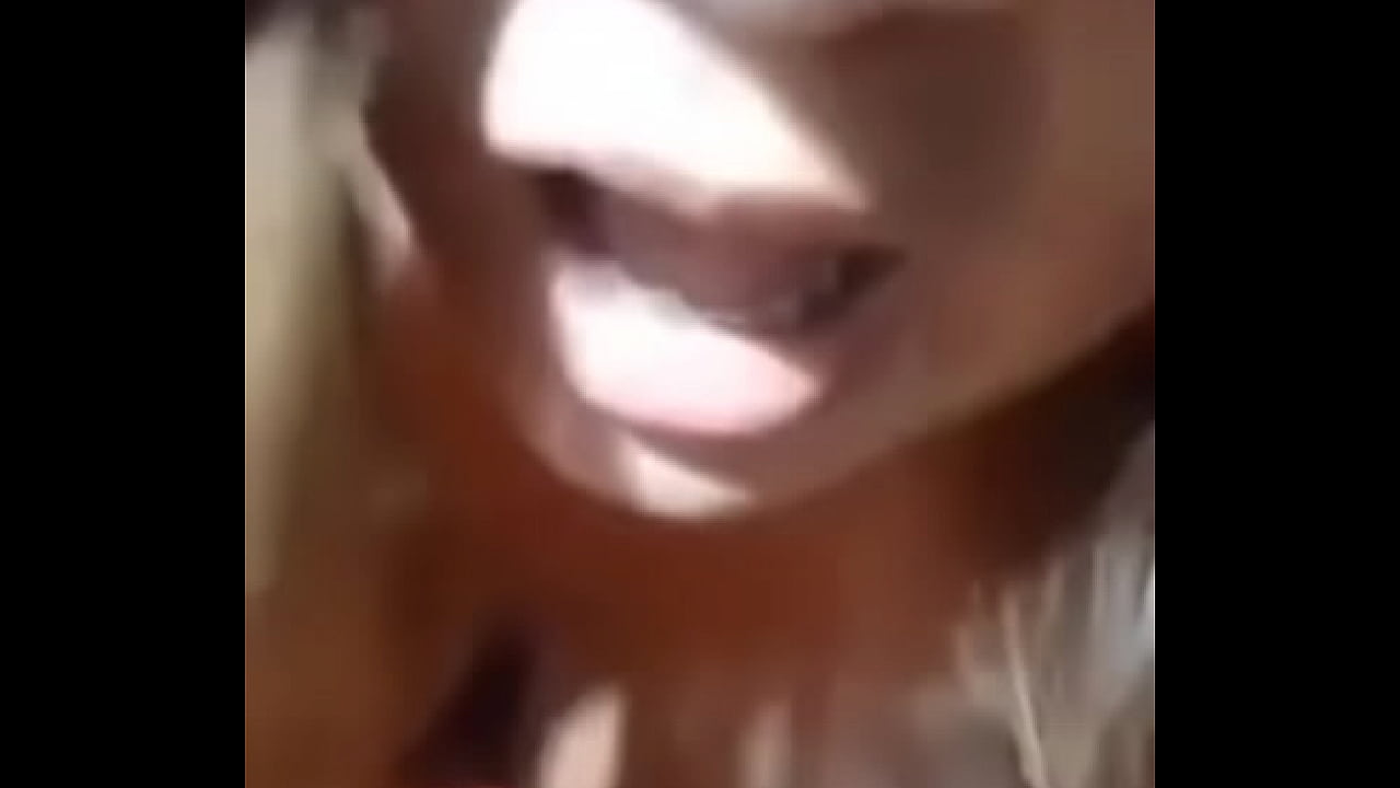 El cornudo pidió y dejé que el macho hiciera lo que nunca tuvo el coraje de hacer.